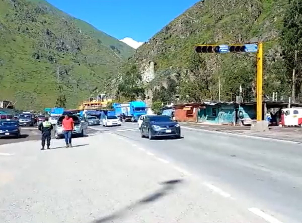 Policía Nacional: tránsito en las carreteras del país se desarrolla con normalidad.