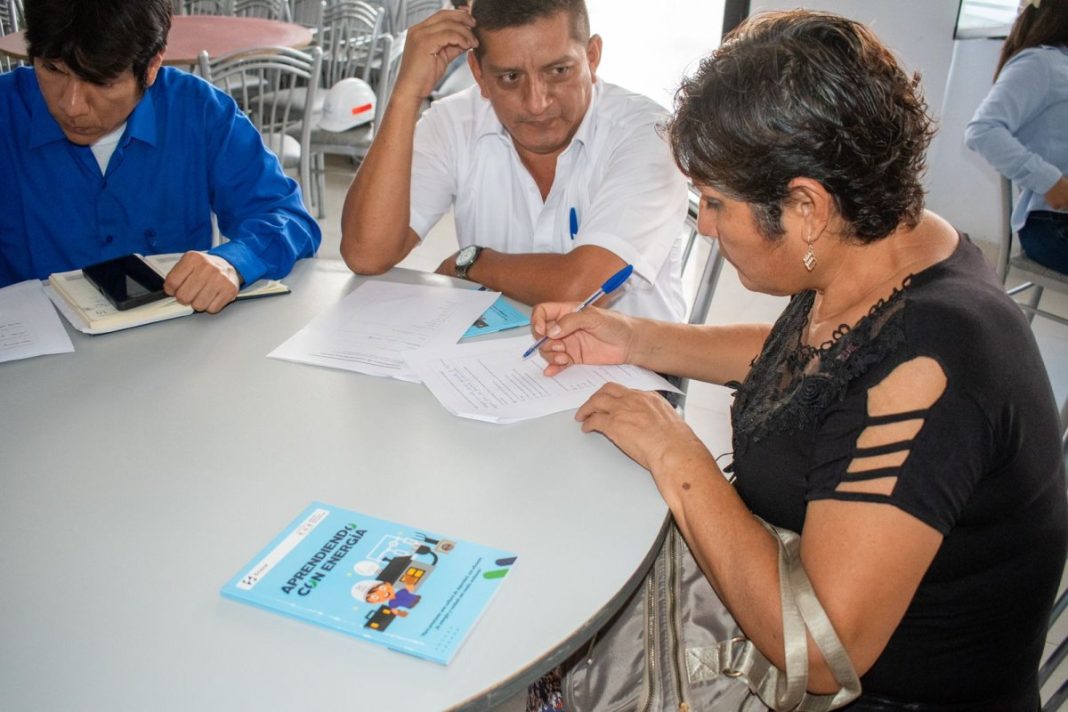 Enosa y DREP capacitan a docentes de Sullana en seguridad eléctrica ante la llegada del Fenómeno El Niño