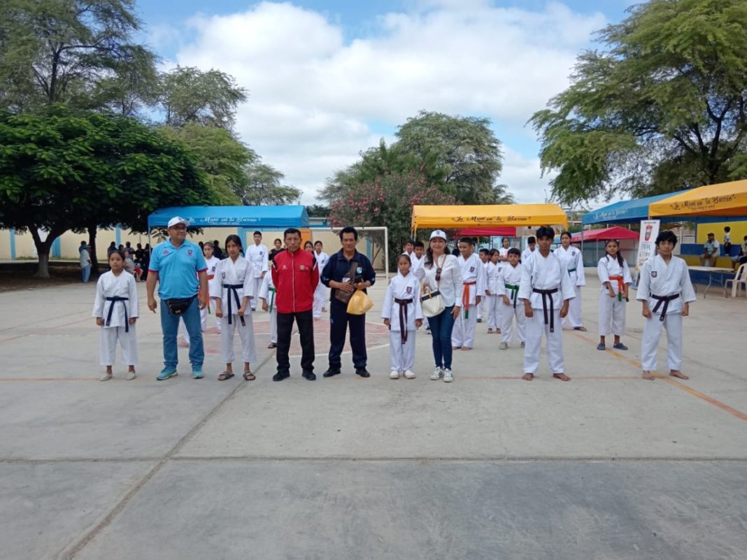 Alumnos de la Escuela Municipal de Piura ganan 25 medallas regionales en karate