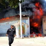 Sullana: sujetos incendian vehículos cargados de mercadería ilegal