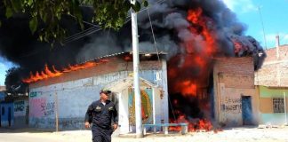 Sullana: sujetos incendian vehículos cargados de mercadería ilegal