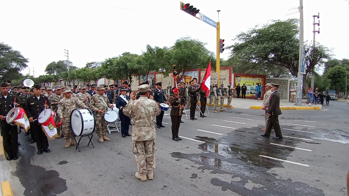 Ejército realiza ensayo previo al desfile militar de este 26 de julio.
