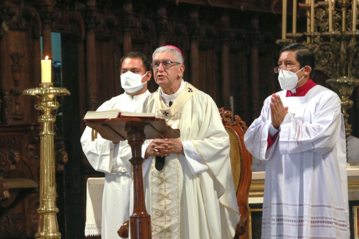 Arzobispo de Lima durante misa Te Deum: "Hay muertes que esperan justicia y reparación".