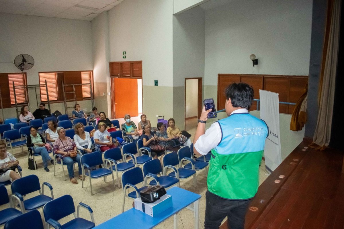 Por el Día del Adulto Mayor, Enosa brinda charla de seguridad eléctrica a personas de la tercera edad en el CERP – Piura