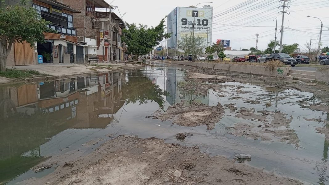 Vecinos de Ignacio Merino piden solucionar colapso de desagües ante llegada de lluvias