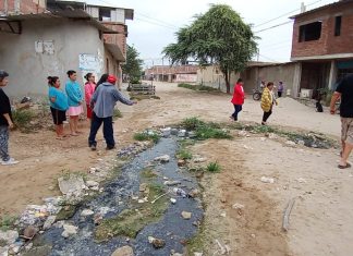 Vecinos del AA.HH. Santa Julia exigen continuidad de obra de agua y alcantarillado