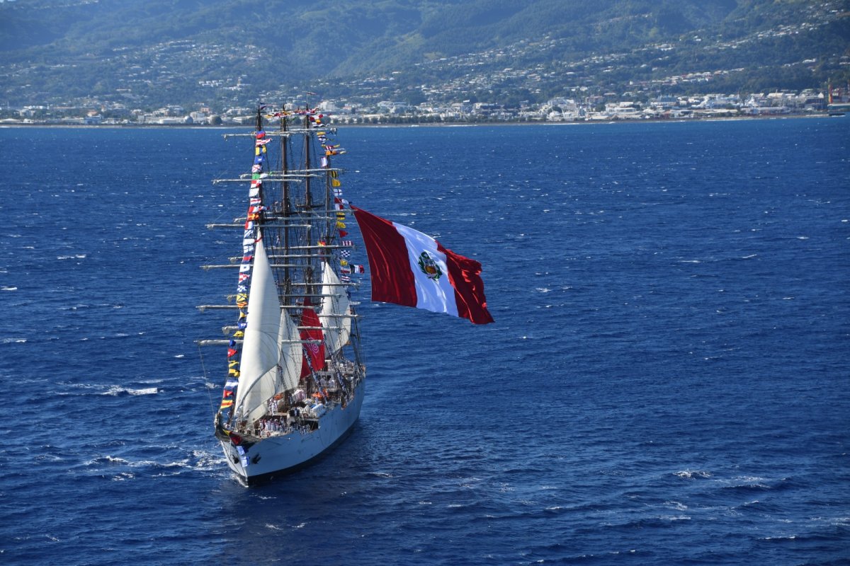 BAP Unión arribó a la isla del Guam en el Pacífico Occidental como parte de su recorrido mundial