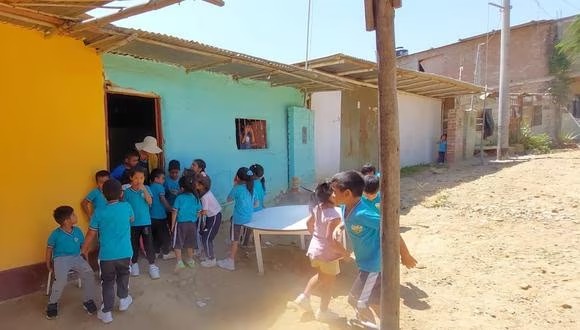 Sullana: 70 niños estudian en casas por mala infraestructura de colegio