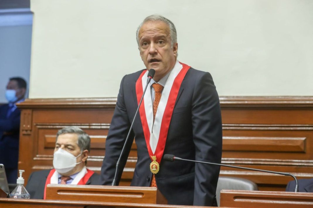 EsSalud emite comunicado sobre muerte de congresista Hernando Guerra García.