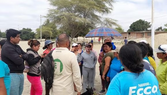 Moradores del A.H. La Molina II protestaron por lentitud en ejecución de obras