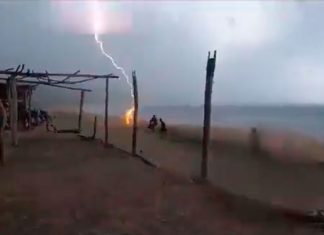 México: rayo mató a dos personas en una playa