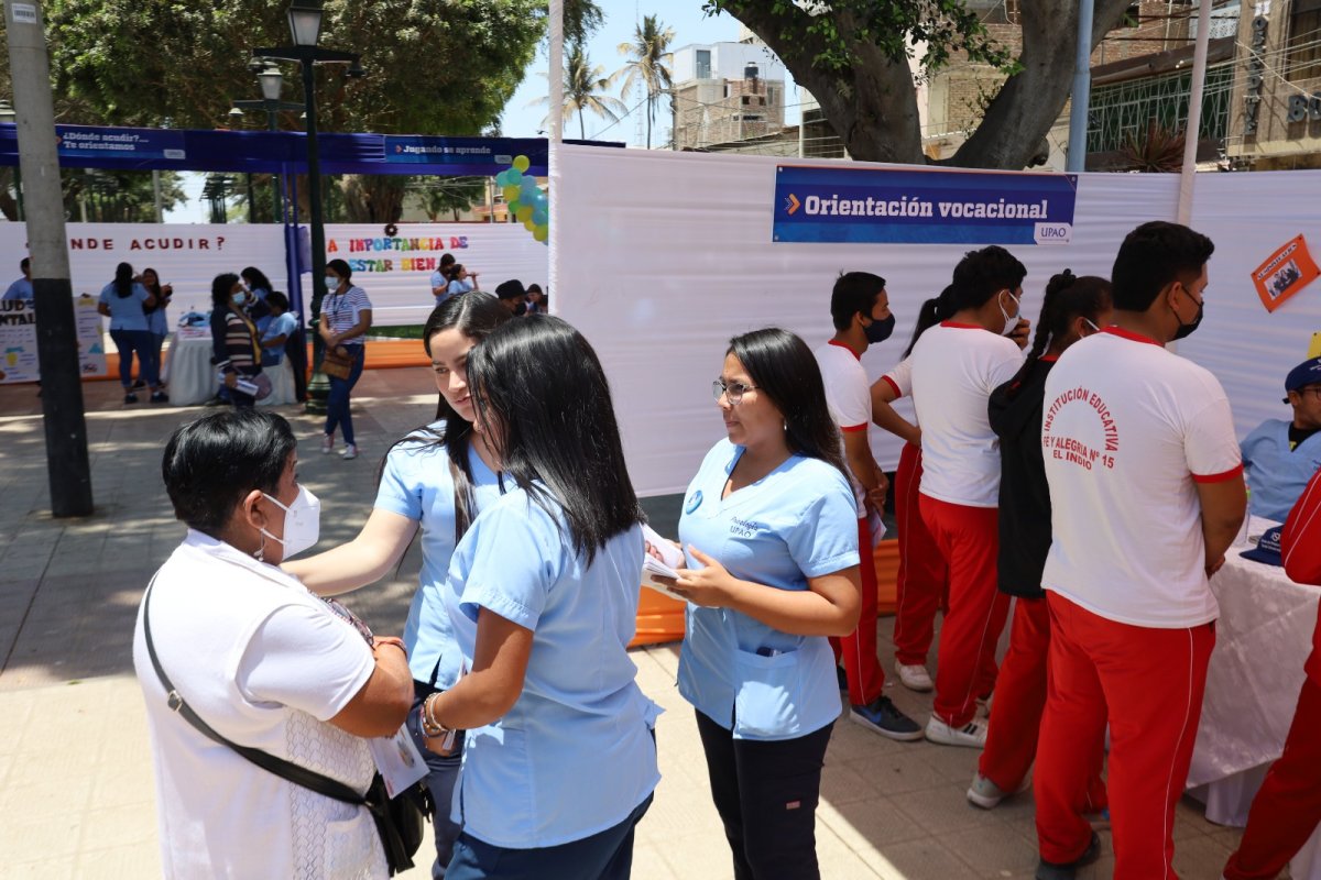 Estudiantes de la UPAO promueven el bienestar emocional en Castilla
