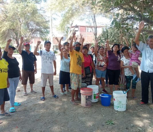 Castilla: vecinos del A.H. Los Médanos protestan por falta de agua.