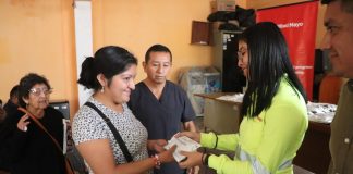 Sechura: entrega de más de 100 lentes gratuitos beneficia a varios pobladores