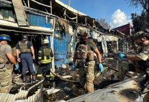 Ucrania: misil impactó en mercado y mató a al menos 17 personas