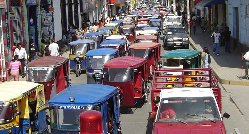 Mototaxistas ya no rendirán examen de conocimientos para renovar su licencia de conducir