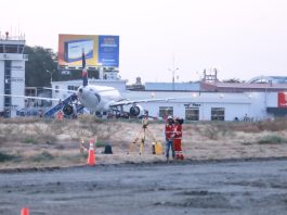 Ejecutivo inspecciona trabajos de rehabilitación en la pista de aterrizaje del aeropuerto de Piura.