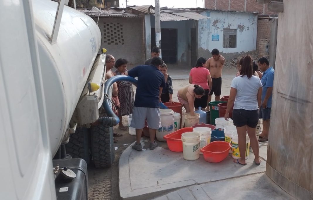 Piura: EPS Grau distribuye agua en cisternas a 26 sectores con población no usuaria
