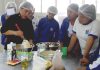 Escolares de Yacila se capacitan en curso de panadería y pastelería.