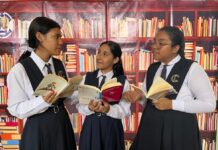 I.E.P. Nuestra Señora del Lourdes presenta libro "Voces y letras lourdinas" hecho por sus alumnas