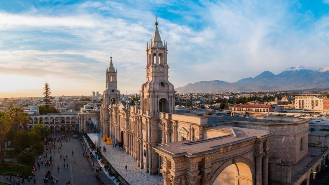 Si estás de pasada por Arequipa ten en cuenta estos 5 points turísticos y haz de tu viaje, una experiencia inolvidable.