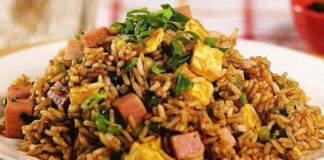 El arroz chaufa es un platillo muy versátil y fácil de preparar además es un platillo fusión con influencias asiáticas. ¡A cocinar!