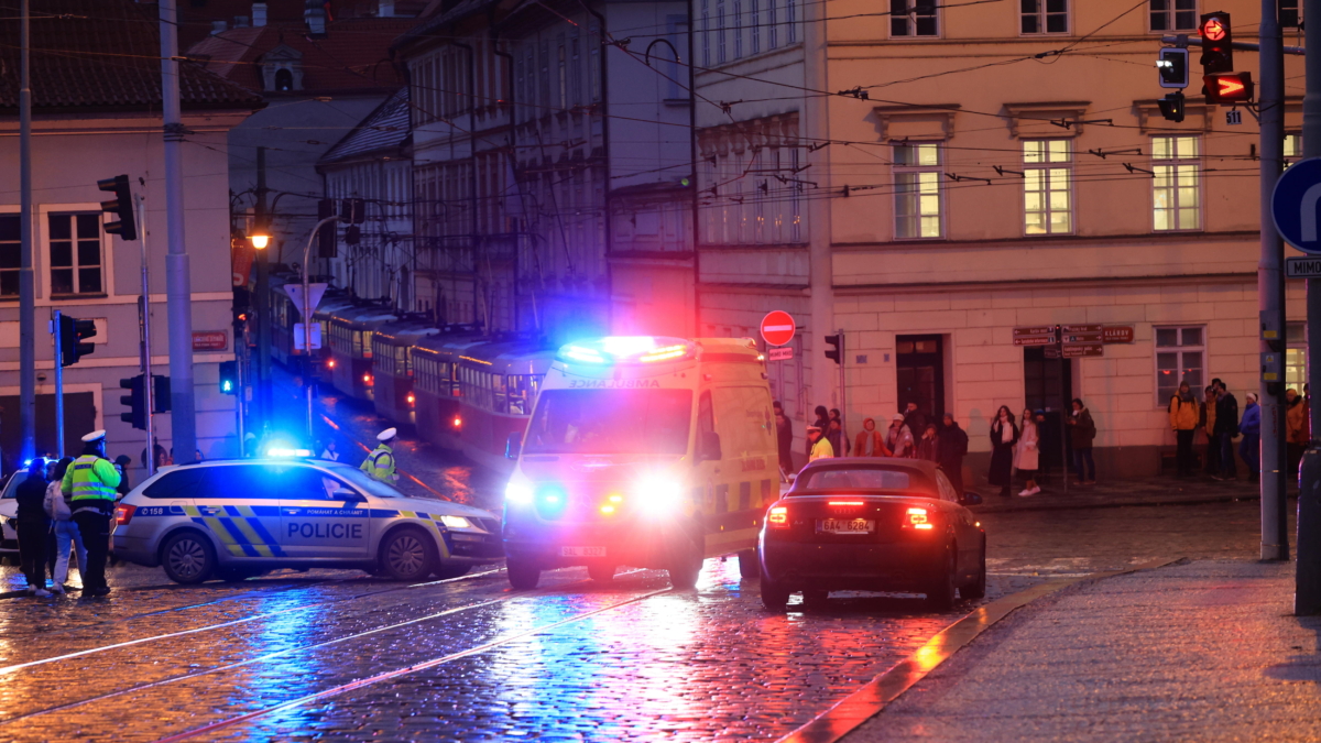 Al menos 15 muertos y varios heridos deja tiroteo en Praga