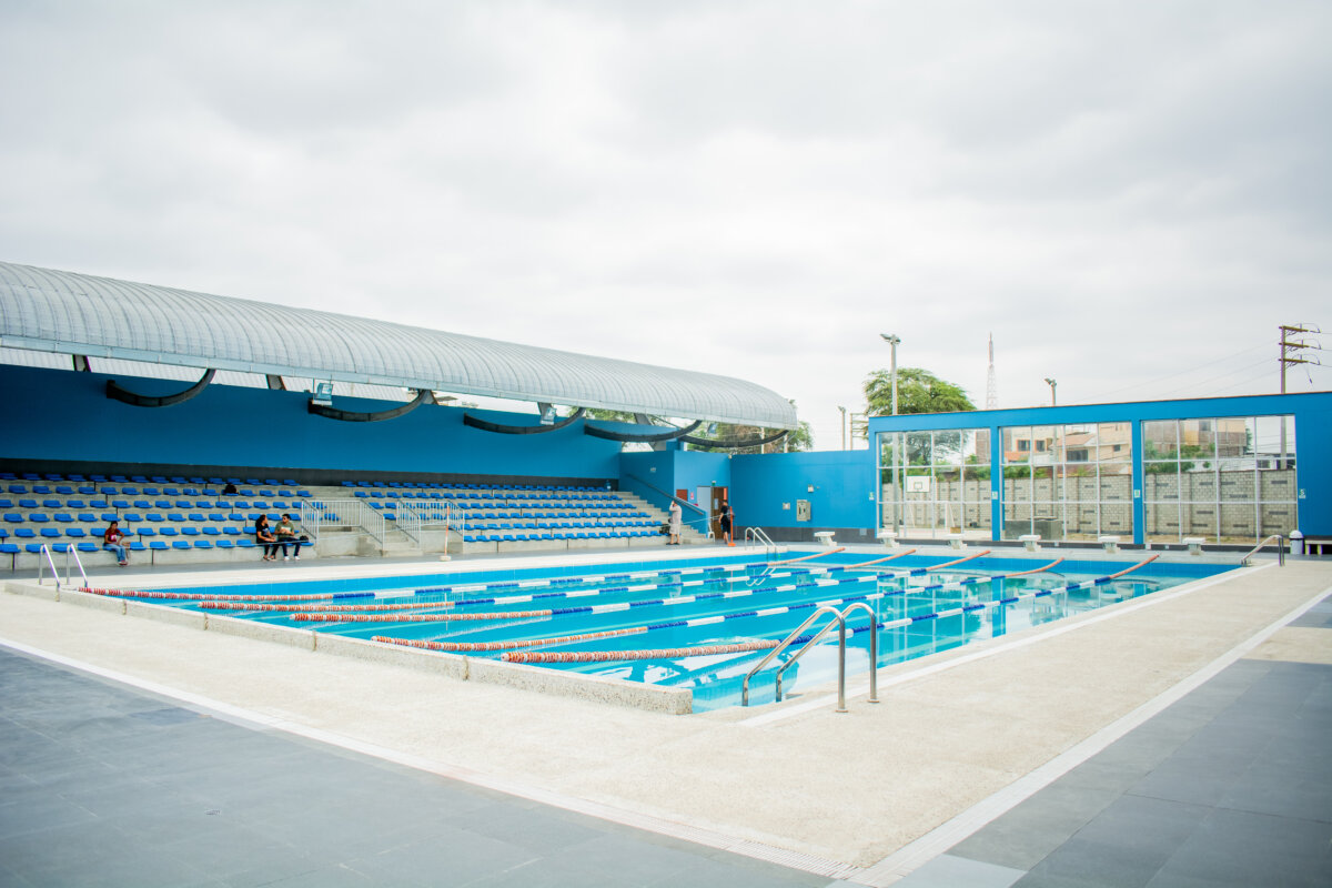 Academia Aquatix brinda talleres de natación en piscina del colegio Fátima 