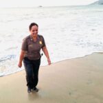 ¡Valerosa acción! Jefa policial de Chimbote rescata a tres personas en playa Besique.