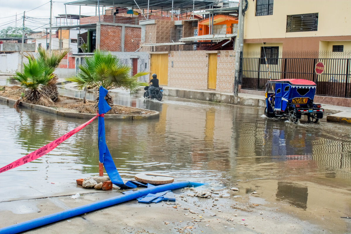 500 familias de la urb. El Chilcal afectadas por las lluvias: “Estamos con el agua hasta el cuello”
