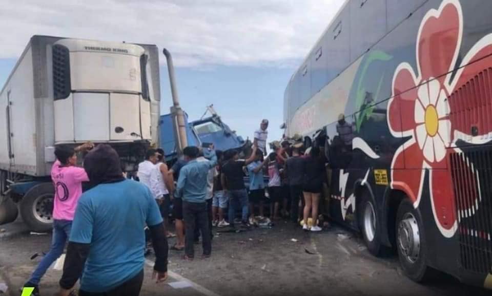 Accidente de tránsito en carretera de Piura - Chiclayo dejó varios heridos