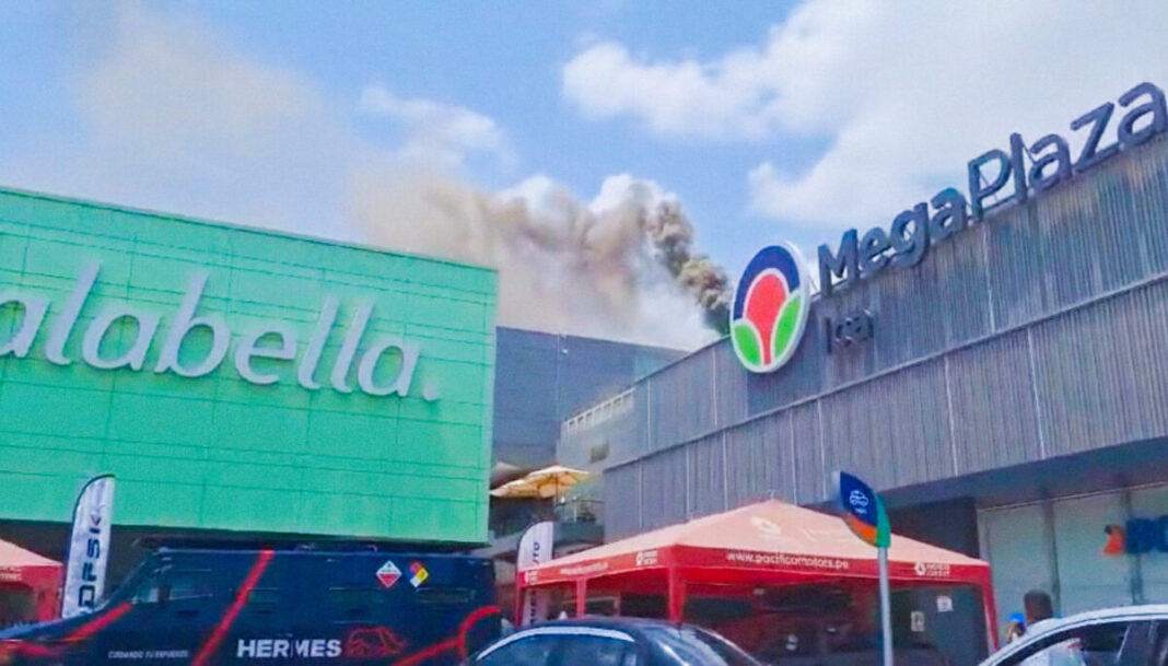 Incendio en Megaplaza de Ica generó pánico entre los compradores