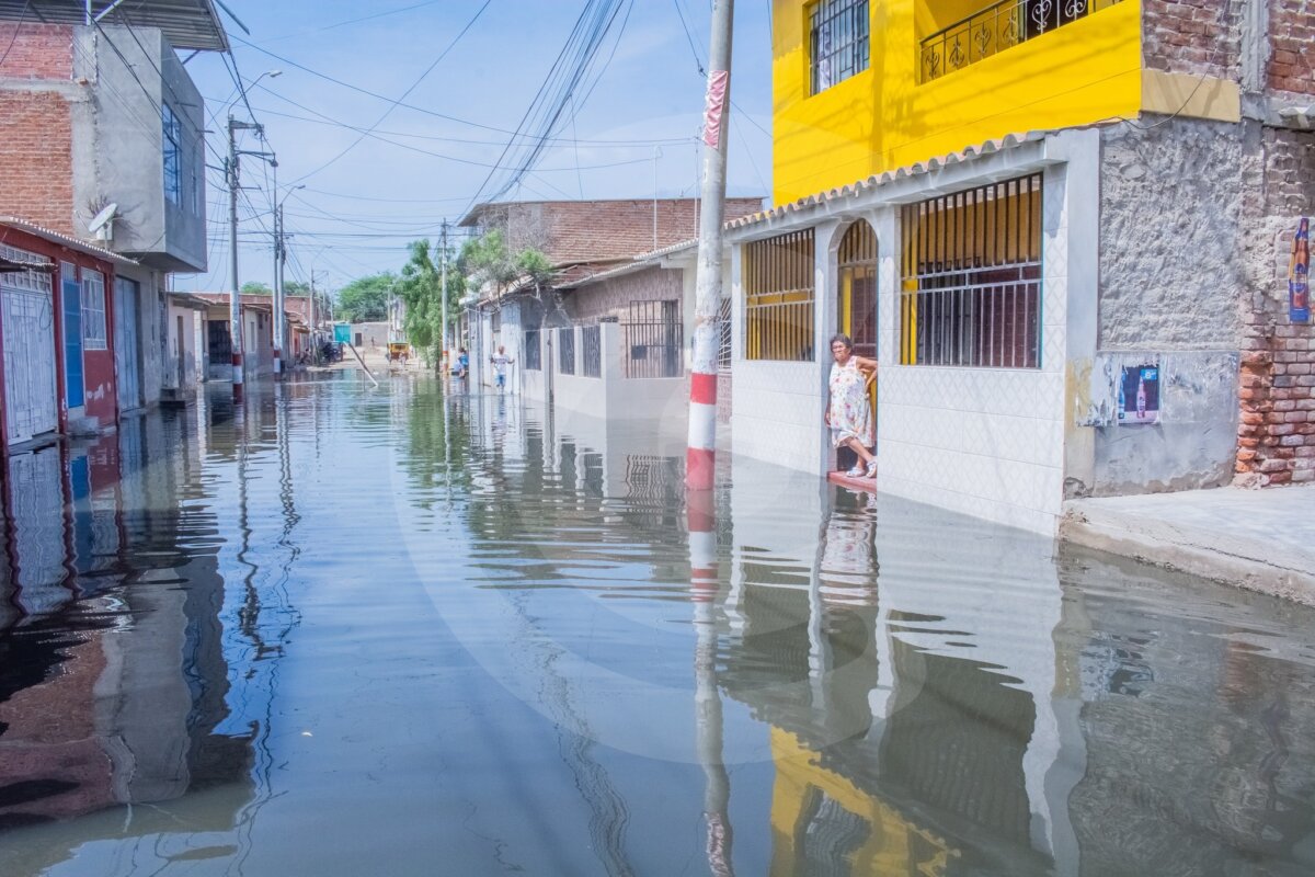 Castilla: Más de 150 familias afectadas por el colapso de desagües en el A.H. 28 de julio 