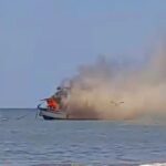 Sechura: Pescadores evitan que embarcación se incendie en el mar