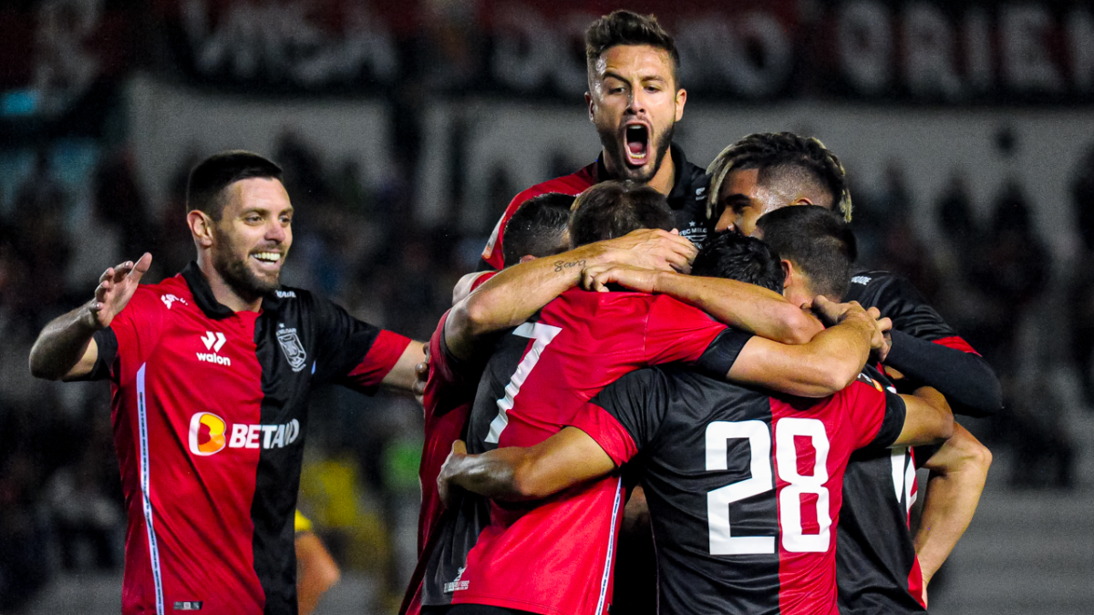 Melgar venció 2-1 a Sporting Cristal y sumó su primera victoria como visitante