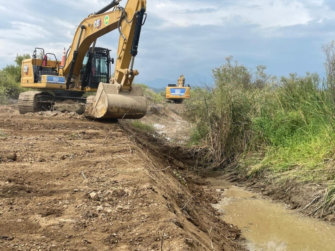 DRAP y Junta de Usuarios realizan descolmatación de canales y drenes en la región.