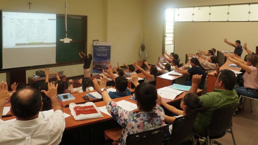 Ayabaca: 103 profesores inician diplomado ejecutado por FIAD y la UDEP