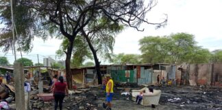 Incendio en Veintiséis de Octubre: Fuego consume 12 viviendas en el A.H. Parque Centenario