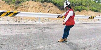 Sullana detectan que pista nueva de más de medio millón de soles ya se está malogrando