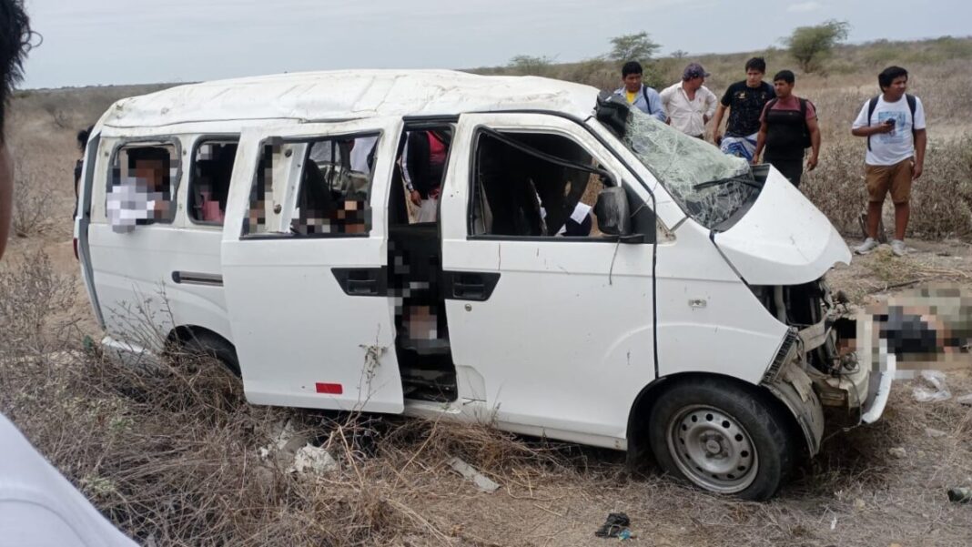 Tragedia en Paita: choque entre miniván y camión deja tres personas muertas. Foto: PNP.