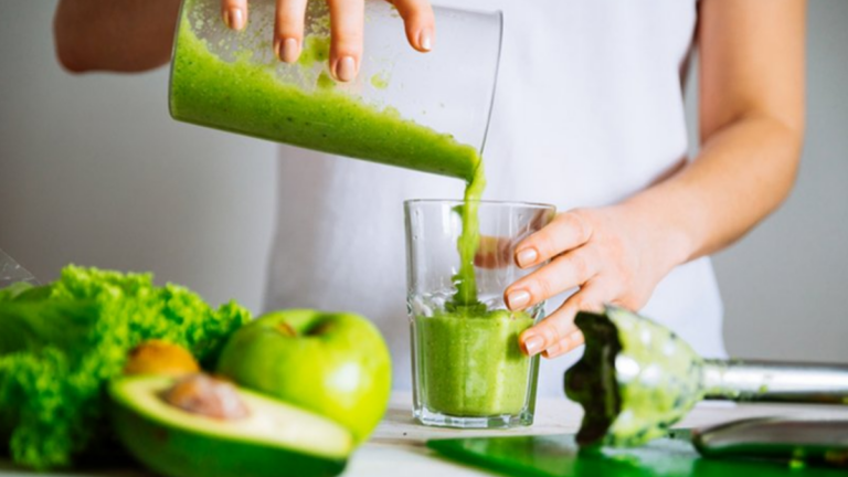 jugo verde para bajar de peso