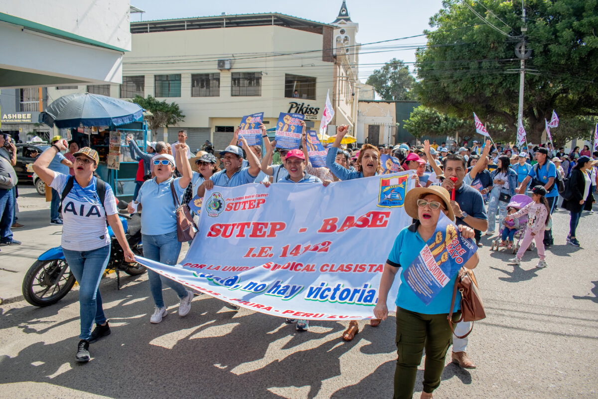 Profesores acatan paro por incumplimientos del Ministerio de Educación Miles de maestros acatan paro por acuerdos incumplidos por el Ministerio de Educación