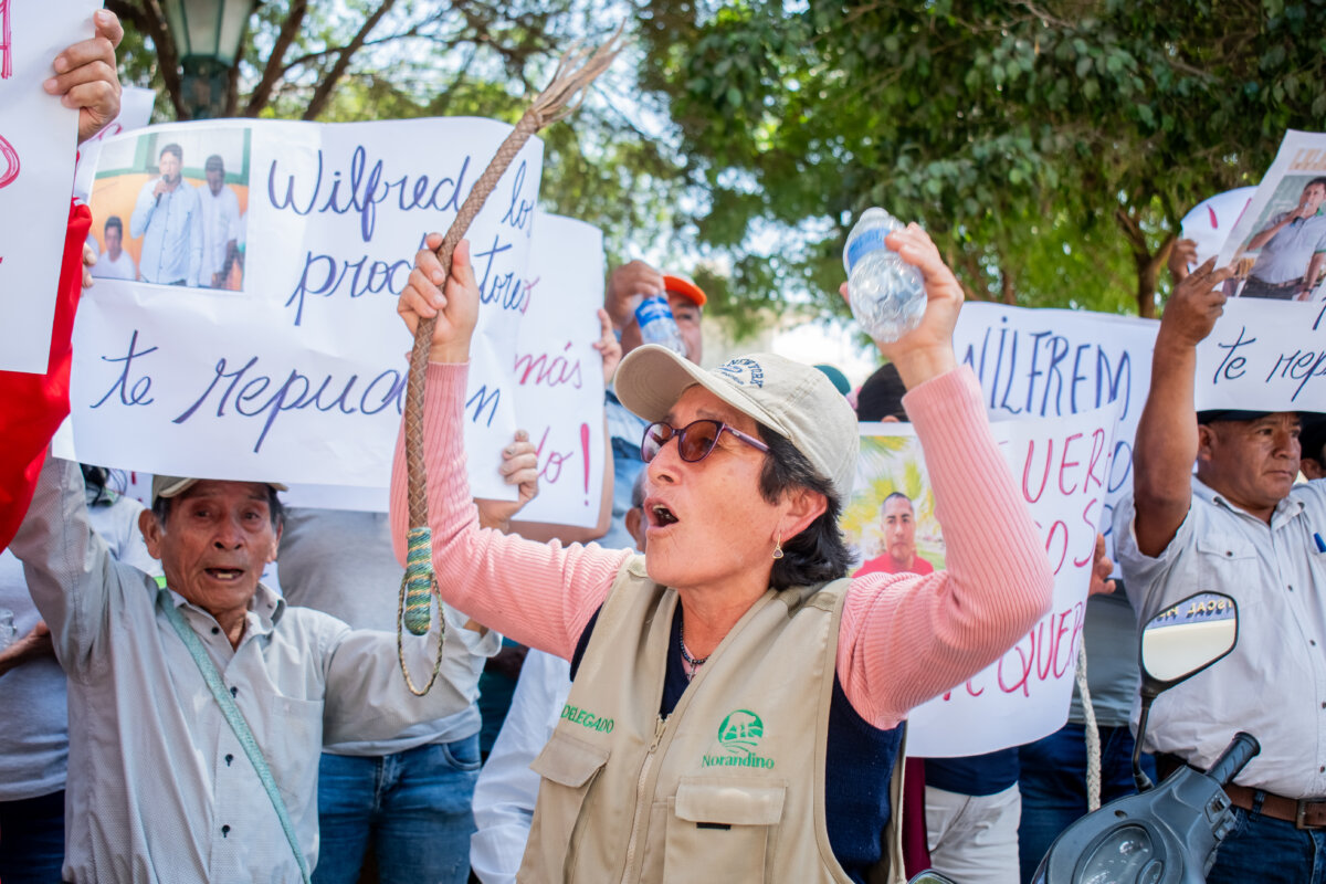 Socios y delegados de la Cooperativa Agraria Norandino protestan en defensa de su estabilidad