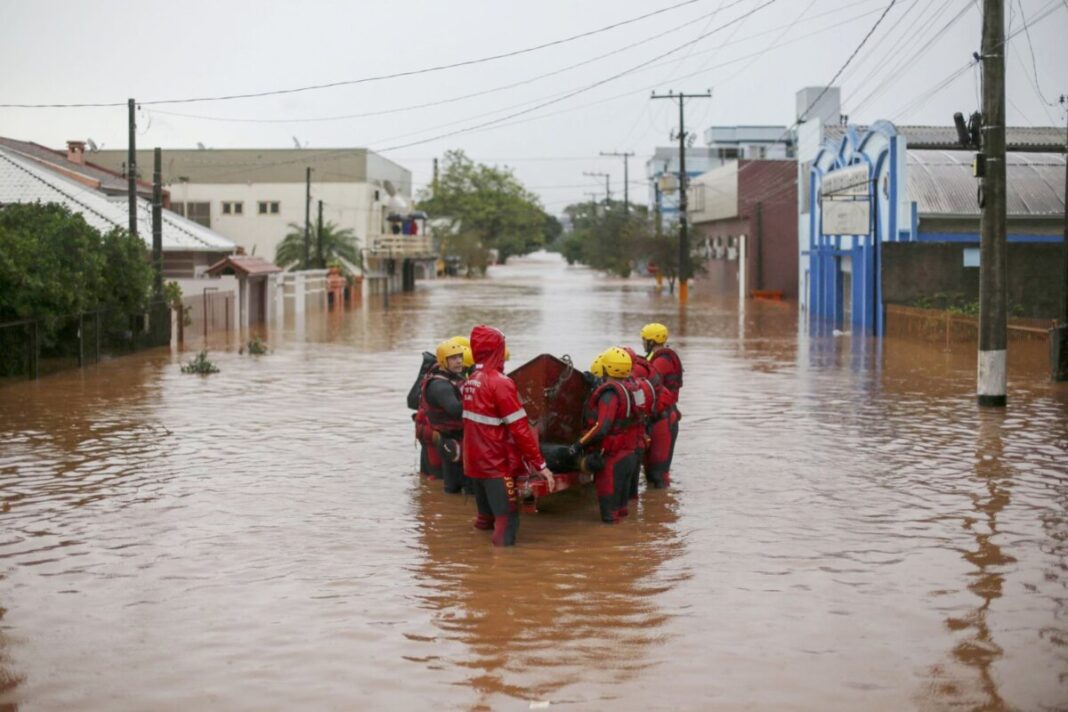 Brasil reportan 56 muertos y 67 desaparecidos por inundaciones en el sur del país