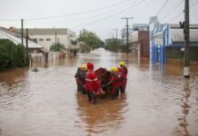 Brasil reportan 56 muertos y 67 desaparecidos por inundaciones en el sur del país