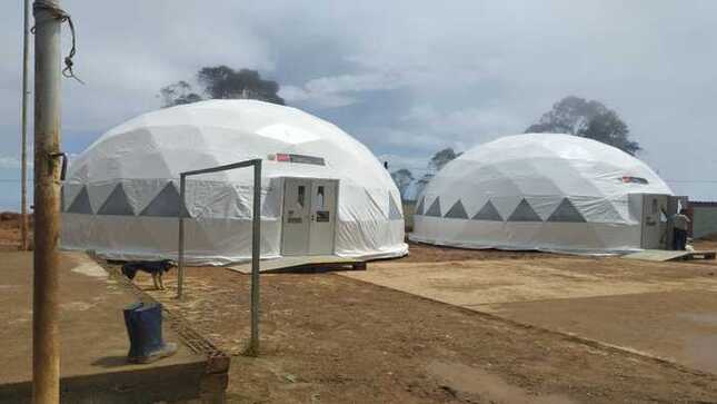 Huancabamba Instalan aulas domo en colegio afectado por fuertes lluvias en Huarmaca