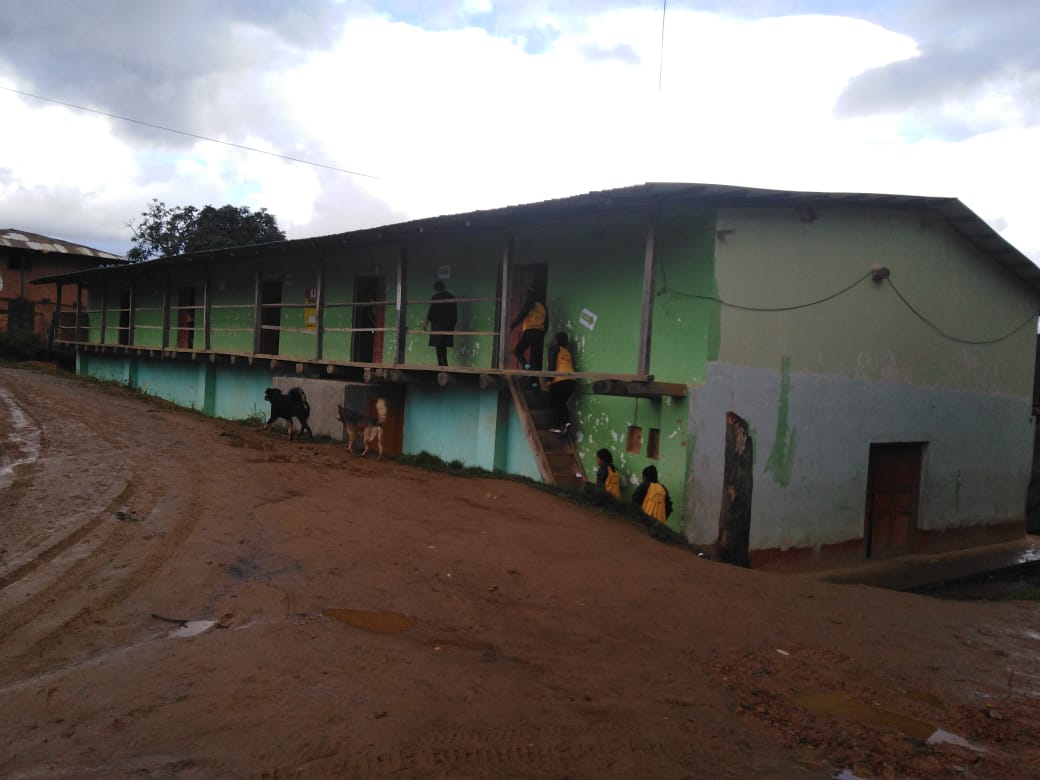 Huancabamba Alumnos del sexto grado de la I.E. N° 14519 no cuentan con profesor