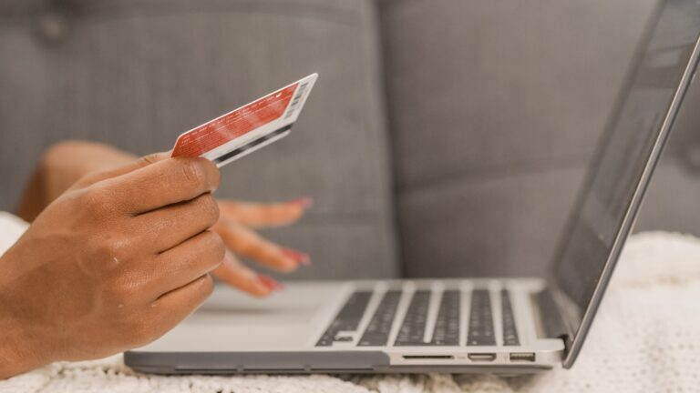 Día de la Madre: recomendaciones para evitar estafas en compras en línea
