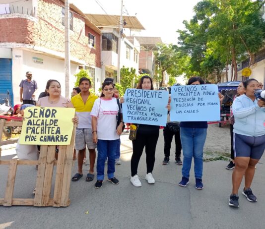 Piura: vecinos del A.H. Pachitea protestan ante la ola de inseguridad que viven. Foto: Walac Noticias.