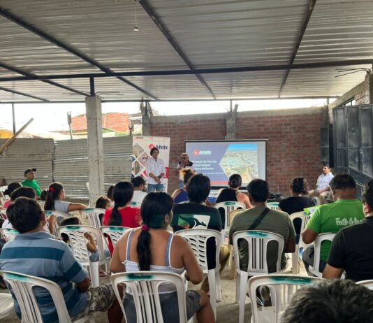 Sullana Vecinos de Bellavista reciben información sobre el proyecto de drenaje pluvial